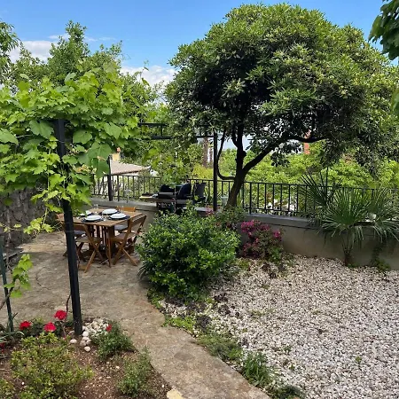 Leo - Free Parking Opatija