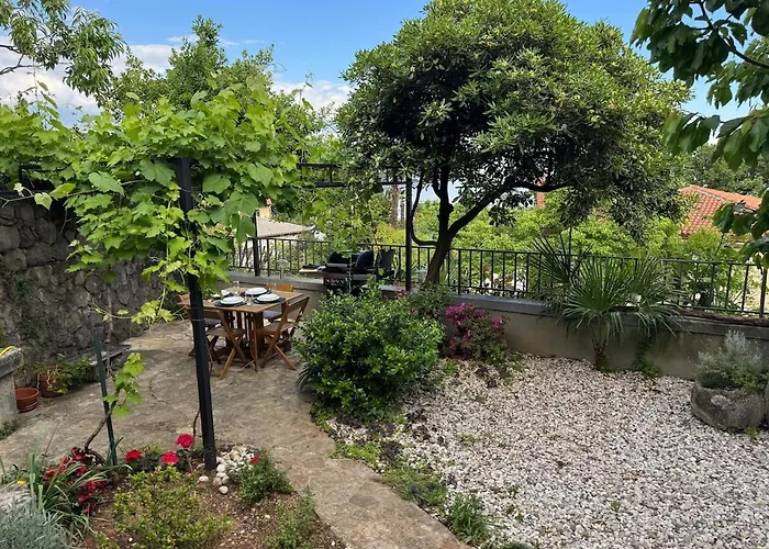 Leo - Free Parking Opatija